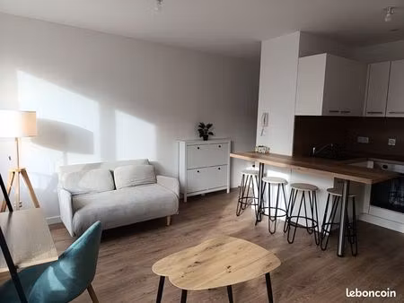 appartement 2 pièces meublé et neuf - centre de rochefort