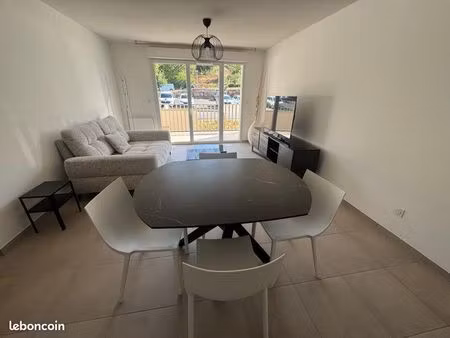 t3 meublé neuf de 62 m² avec terrasse  2 stationnements sécurisés