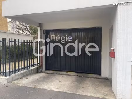garage/box 12 m² lyon 4e arrondissement