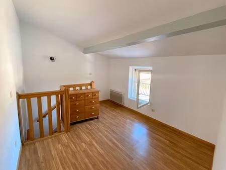 charmante maison de ville proche toutes commodités  avec extérieur