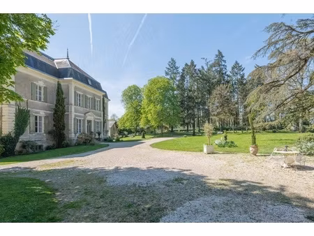 maison 12 pièces - 600 m²