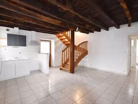 location maison à saint-méen-le-grand (35290) : à louer / 51m² saint-méen-le-grand