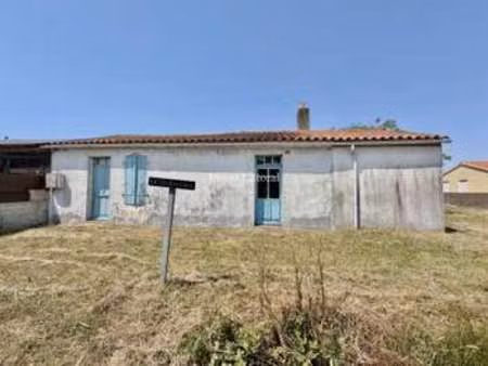 vente maison à sainte-foy (85150) : à vendre / 80m² sainte-foy