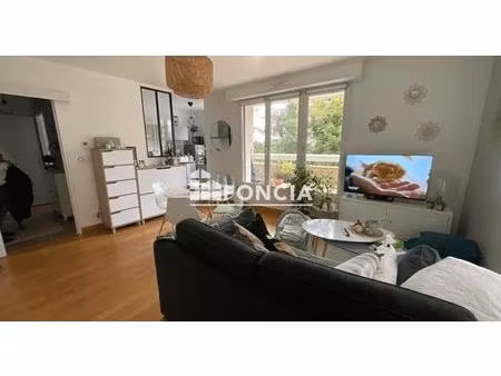 appartement rdc quartier basilique rénové avec grande terrasse et vue loire