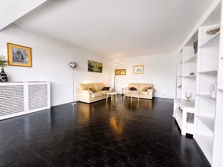 appartement familial de 160 m² avec garage dans une petite copropriété
