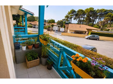 appartement t2 1er et dernier étage - proches commerces - au calme