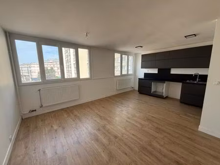 montreuil-2p de 54.72m² pied du métro entièrement refait a neuf