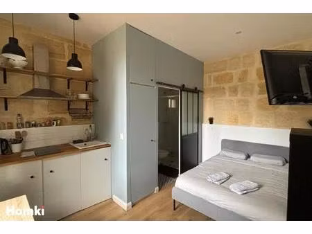 studio meublé idéalement situé