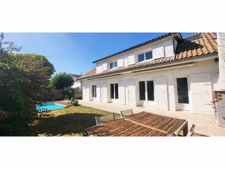 maison 7 pièce(s) 174 m2 avec garage et piscine à bordeaux (33200)