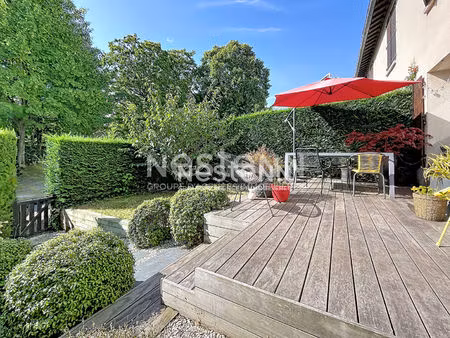 a vendre maison-appartement en duplex à fontenay le fleury avec garage et jardin-terrasse 