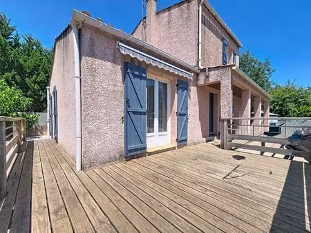 une maison lumineuse avec vue dégagée  dans un quartier résidentiel recherché d’hérépian.