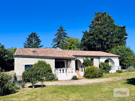 charmante maison traditionnelle en pierre avec annexe indépe