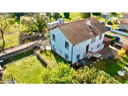 roanne (42)maison de 152m²  terrain de 638m²  6 pièces dont 3 chambres