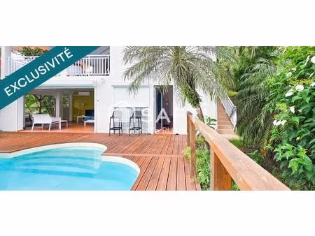 villa avec studio indépendant.