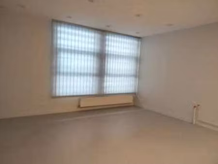 location bureaux et commerces à redon (35600) : à louer / 28m² redon