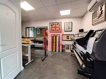 vente commerce coignieres 78310 168m²