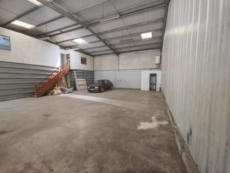 location local d’activités merignac 33700 220m²
