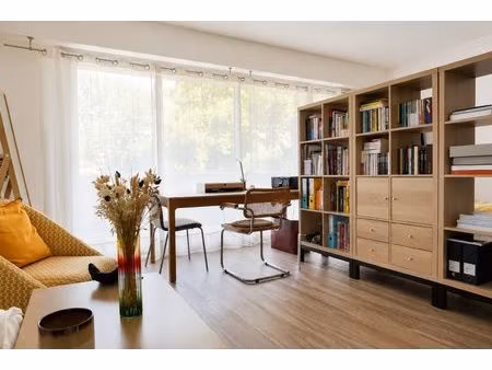 studio de plus de 36 m² avec terrasse