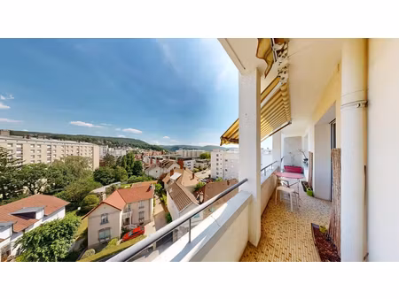 chaprais : bel appartement 3 chambres avec vue citadelle