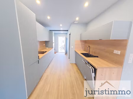 immeuble standing refait a neuf avec terrasse au deuxieme et