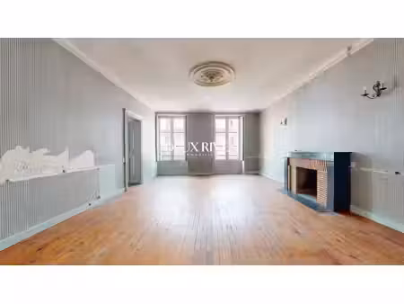 plateau de 116m2 avec ascenceur pour réécrire vos envies