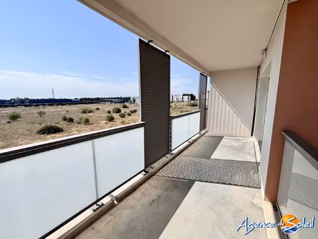 t2 terrasse et 2 places de parking privatives