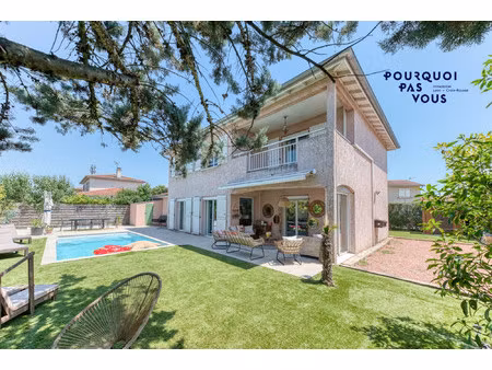-sous offre- maison familiale avec piscine à genas