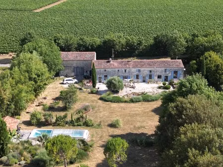 propriété avec 1 ou 2 gites et piscine
