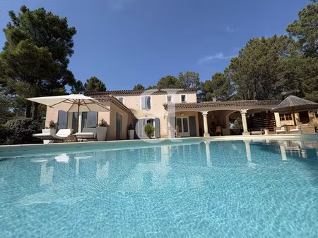 villa luxueuse dans un environnement calme à bédoin