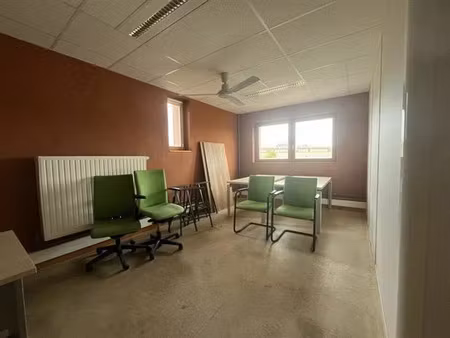 location bureau alixan 154 m²