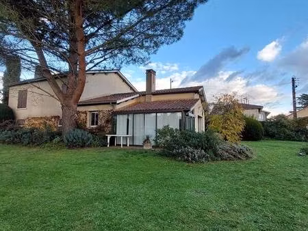 isle d’espagnac maison de 183 m² sur 2 niveaux avec jardin et garage