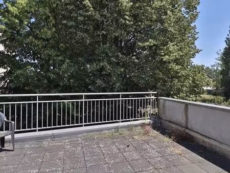 appartement avec entrée indépendante  terrasse  terrain privatif et ga