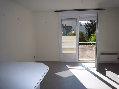 poitiers - appartement t2 avec parking
