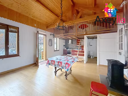 a vendre - roanne proche centre ville - chalet rénové avec jardin et deux terrasses