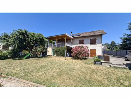 charmante maison familliale de +200m² - 6/7 chambres.