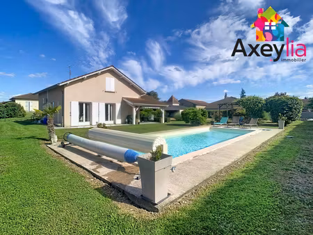 a vendre- a 10 minutes de roanne- maison 4 chambres sur terrain avec piscine
