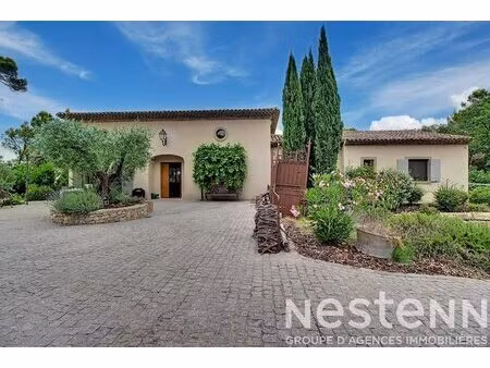 a vendre ! maison le thoronet 5 pièces 195m2- terrain 2263m2- piscine- terrasses- proche..