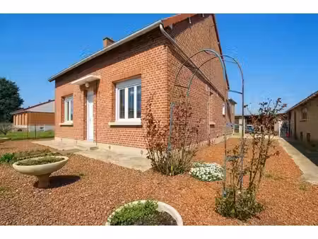 vente maison 4 pièces 73 m² à moyencourt (80400)  140 000 €