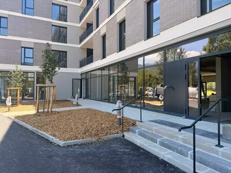 achat local commercial 1 264m² gieres 38610