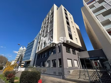 location local professionnel 135m²