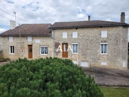 vente maison 4 pièces 194 m² à poursac (16700)  139 000 €