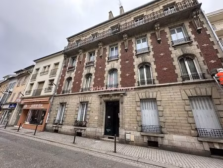 appartement f2 plein centre-ville de mantes-la-jolie dans un bel immeuble de caractère