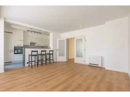 residentieel gelegen  instapklaar appartement met 2 slaapkamers  terras  kelder en ruime g
