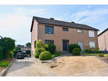 rustig gelegen ééngezinswoning met tuin op een perceel van 5a41ca vlakbij stadscentrum heu