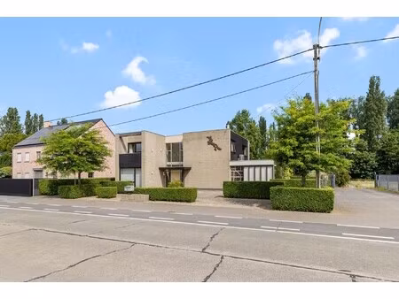 karaktervolle architectenvilla op een royaal perceel van 1.286 m² getekend door architect 