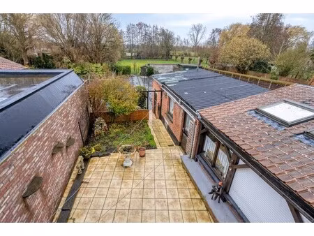 te renoveren  ruime woning op 427 m2!