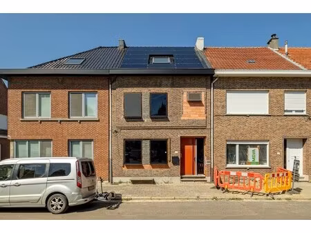 ruime woning met zonnepanelen  thuisbatterij en tal van mogelijkheden