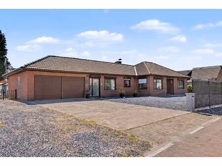 ruime laagbouwwoning op een mooi perceel van 1.373m²