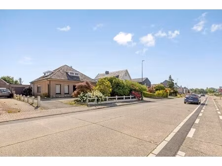 ruime open bebouwing met tal van mogelijkheden - 208 m²