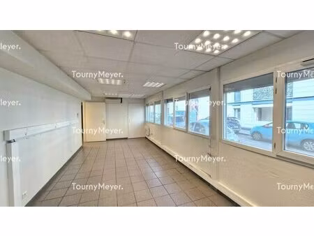 location bureaux 131 m²